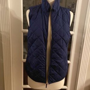 Old Navy quilted vest sz M
